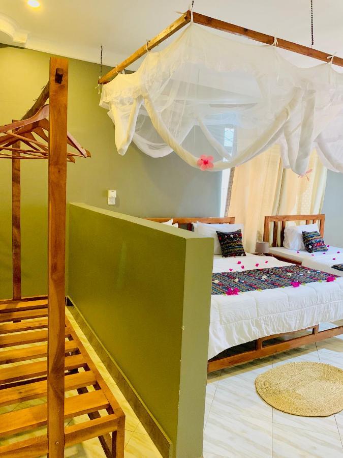 Uroa Getaway Bed & Breakfast エクステリア 写真
